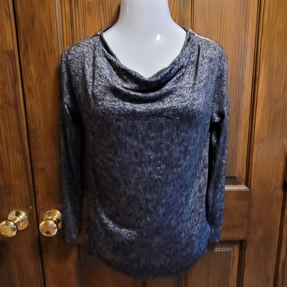 Carman Marc Valvo Sz XS Black & Gray Long Leeve Top P2P 19 L 19